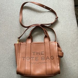 Marc Jacobs leather small tote in argan oil